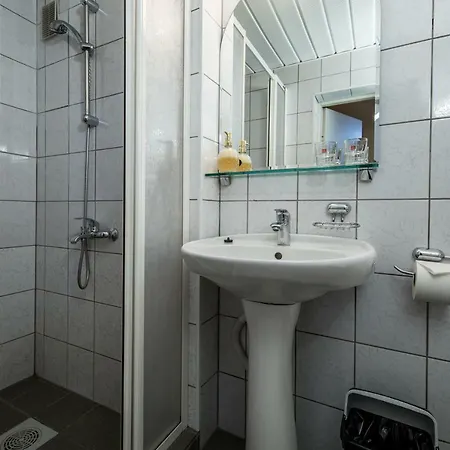 Διαμέρισμα Homesphere - Family With Parking - Lauteri 8